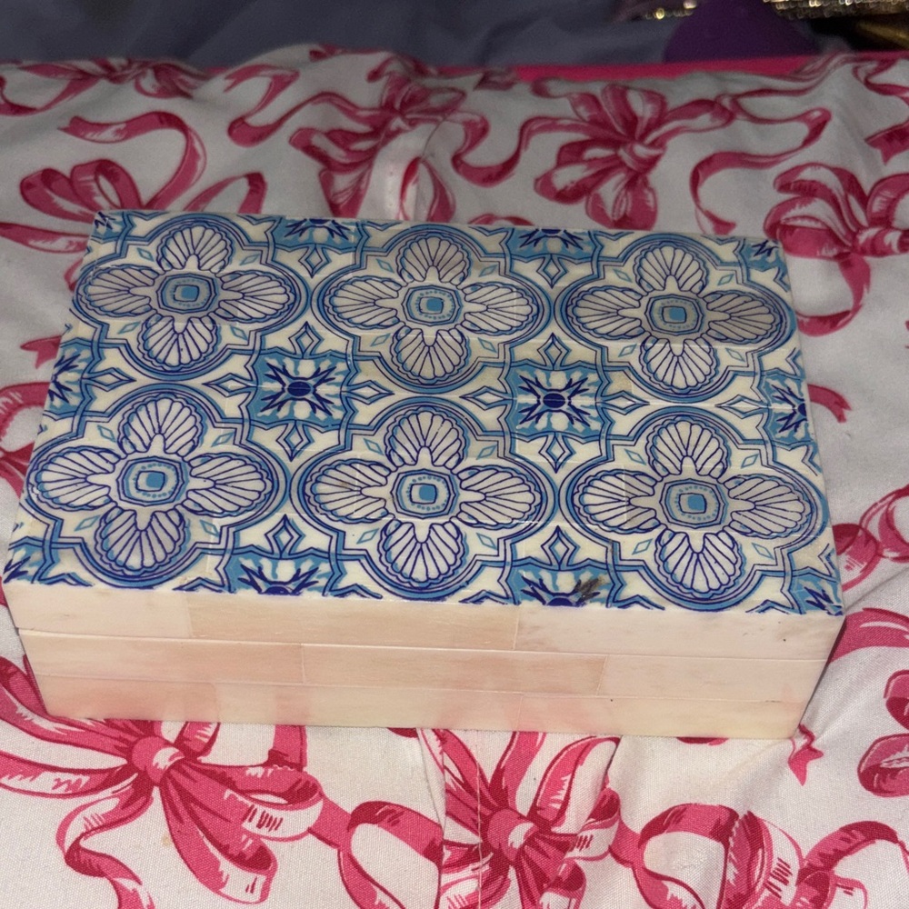 Genuine Bone Hand Carved by Indian Artisans Blue Pattern Decorative Trinket Box